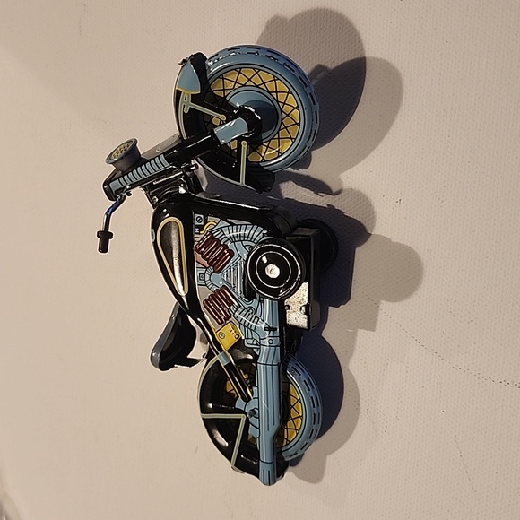 Black Retro motorcycle tin toy collectible motorcycle approx 6 " long - Picture 4 of 5